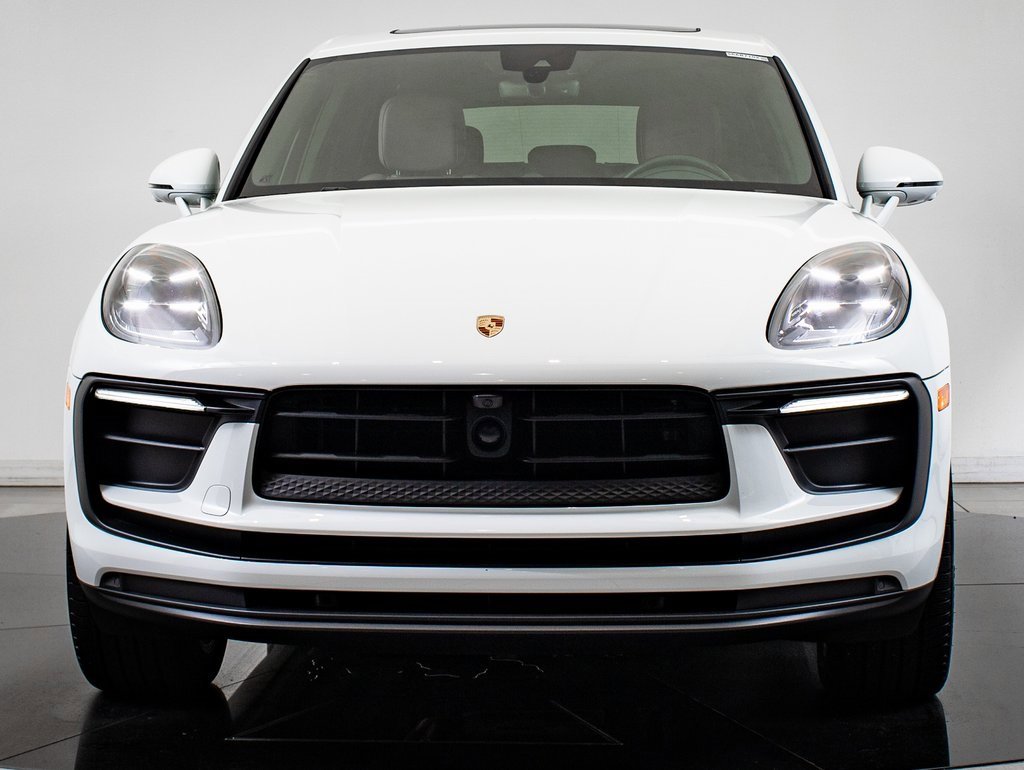 Certified 2024 Porsche Macan image 11