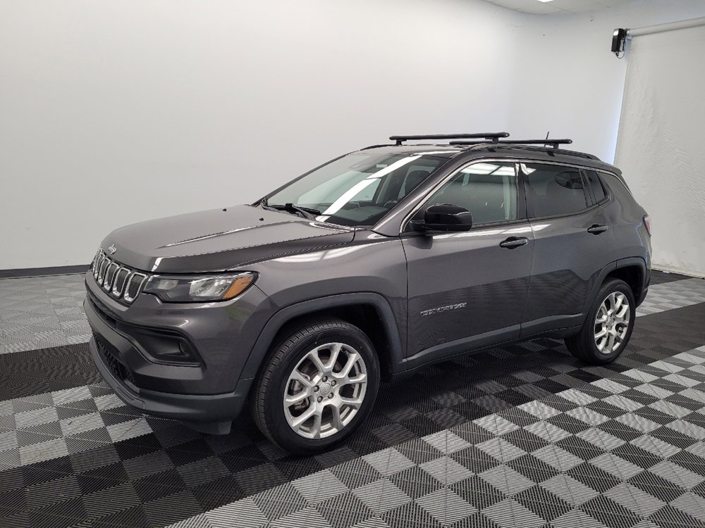 Used 2022 Jeep Compass Latitude AWD/4WD image 2