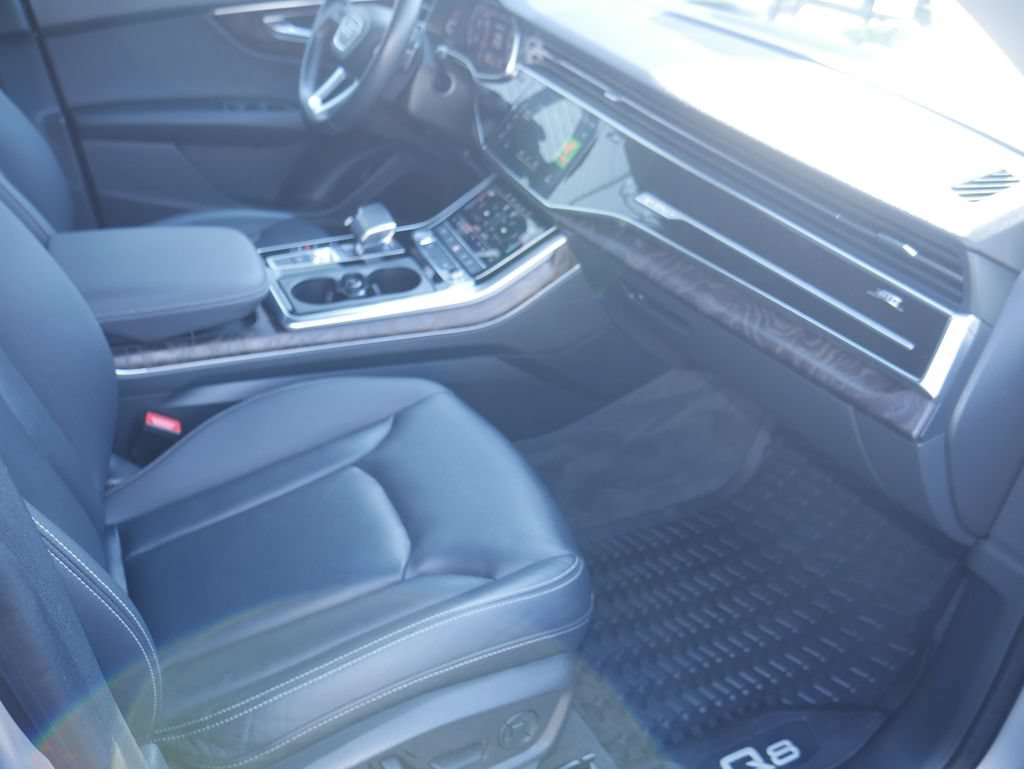 Used 2020 Audi Q8 Premium Plus w/ Premium Plus Package AWD/4WD image 28