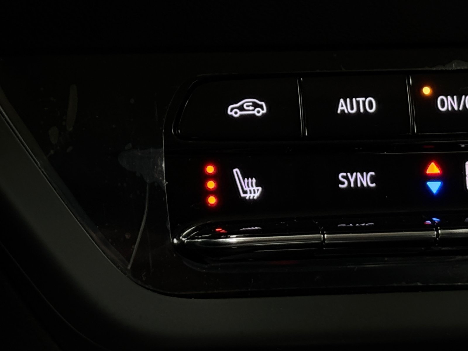 Used 2023 Buick Envision Essence w/ Sport Touring Package FWD image 26