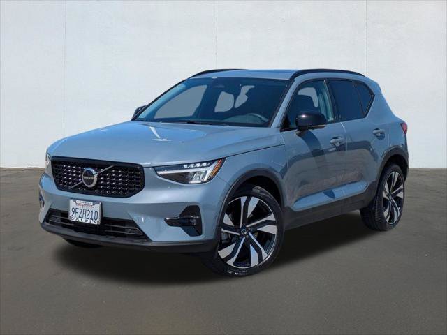 New 2026 Volvo XC90 T8 Plus w/ Protection Package Premier