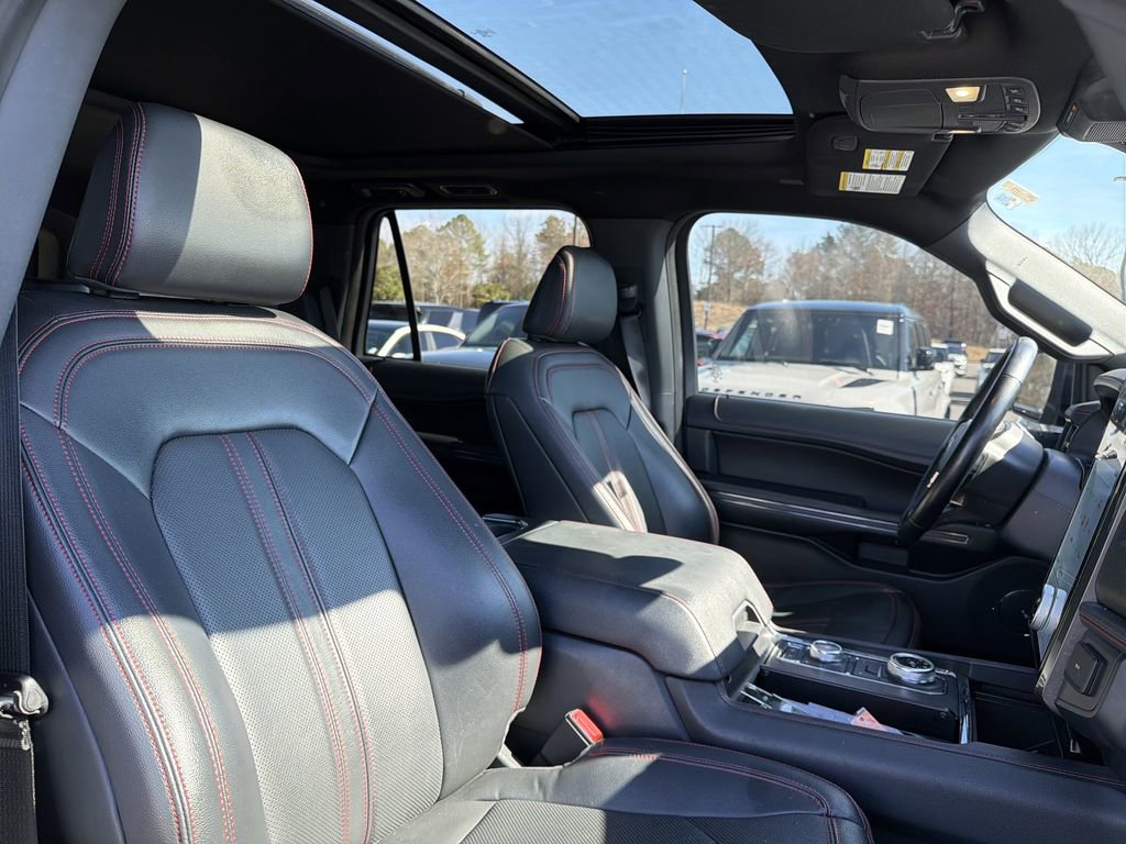 Used 2022 Ford Expedition Limited image 21