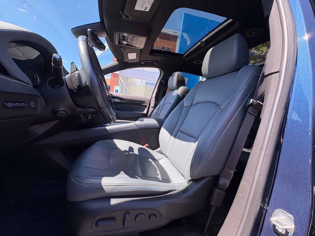 Used 2023 Buick Enclave Premium w/ Experience Buick Package FWD image 5