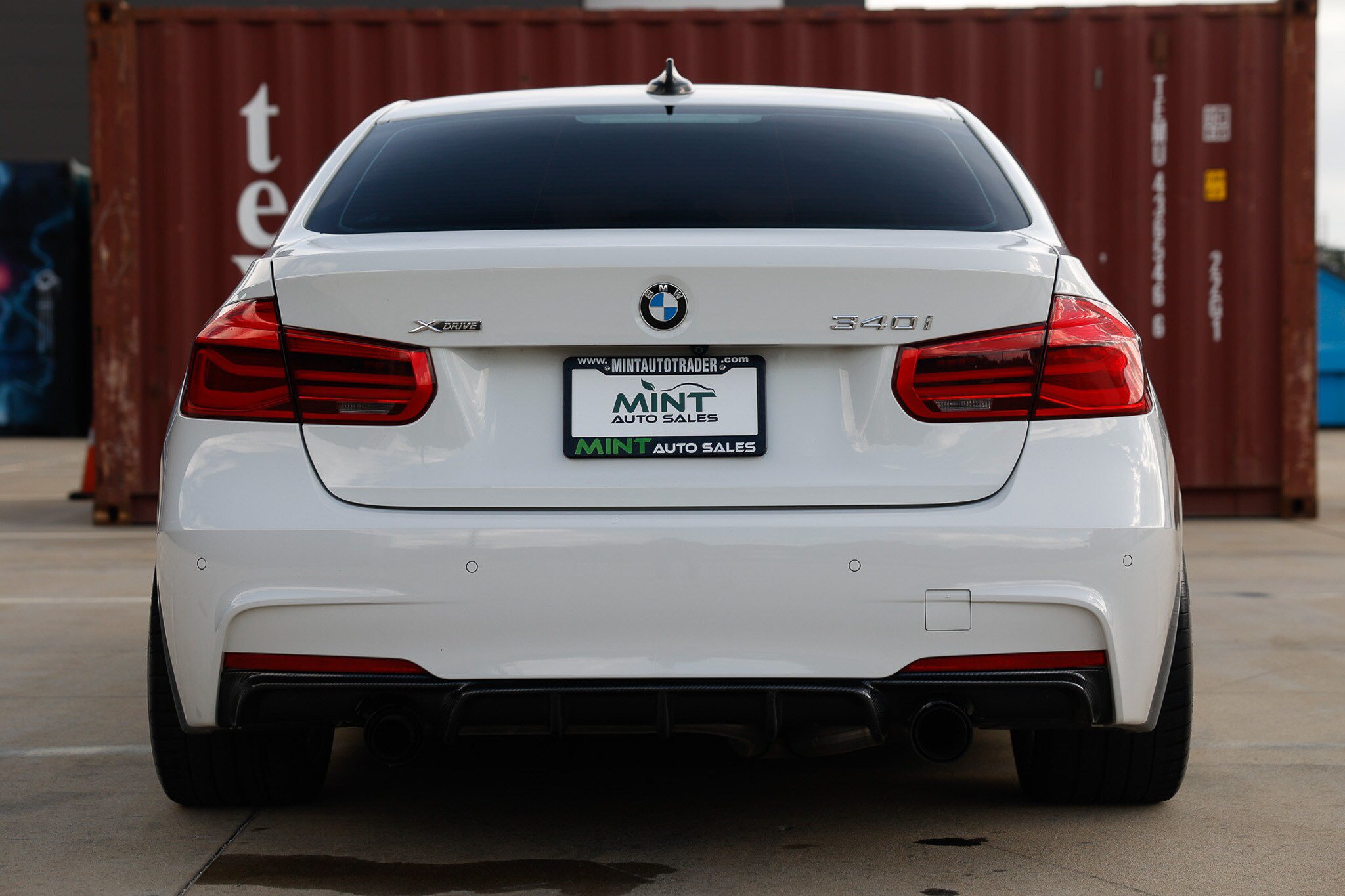 Used 2016 BMW 340i xDrive Sedan AWD/4WD image 11