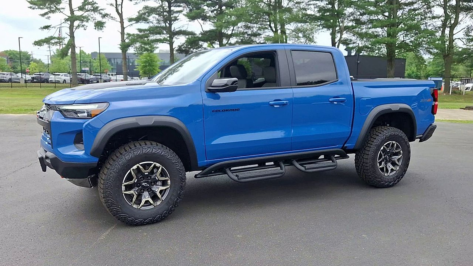 New 2026 Chevrolet Colorado ZR2 w/ Technology Package AWD/4WD image 7