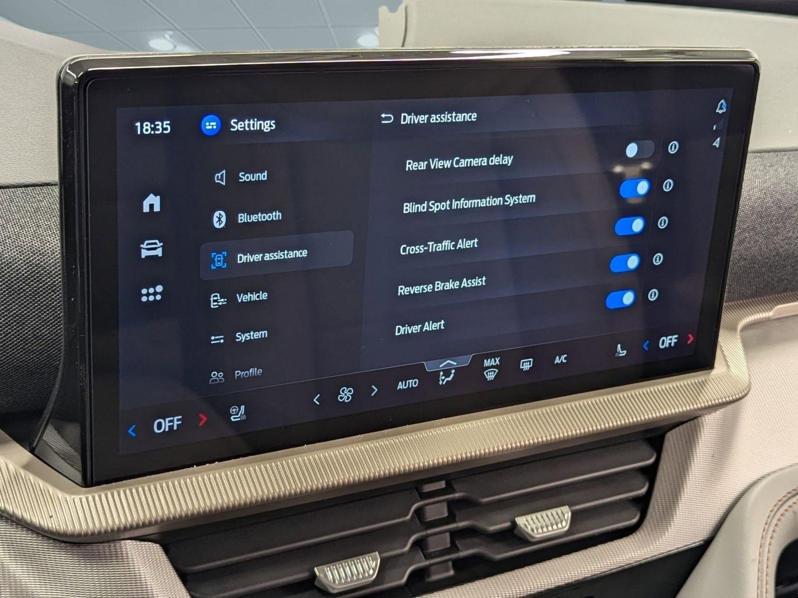 New 2026 Ford Explorer Active w/ Active Comfort Package image 28