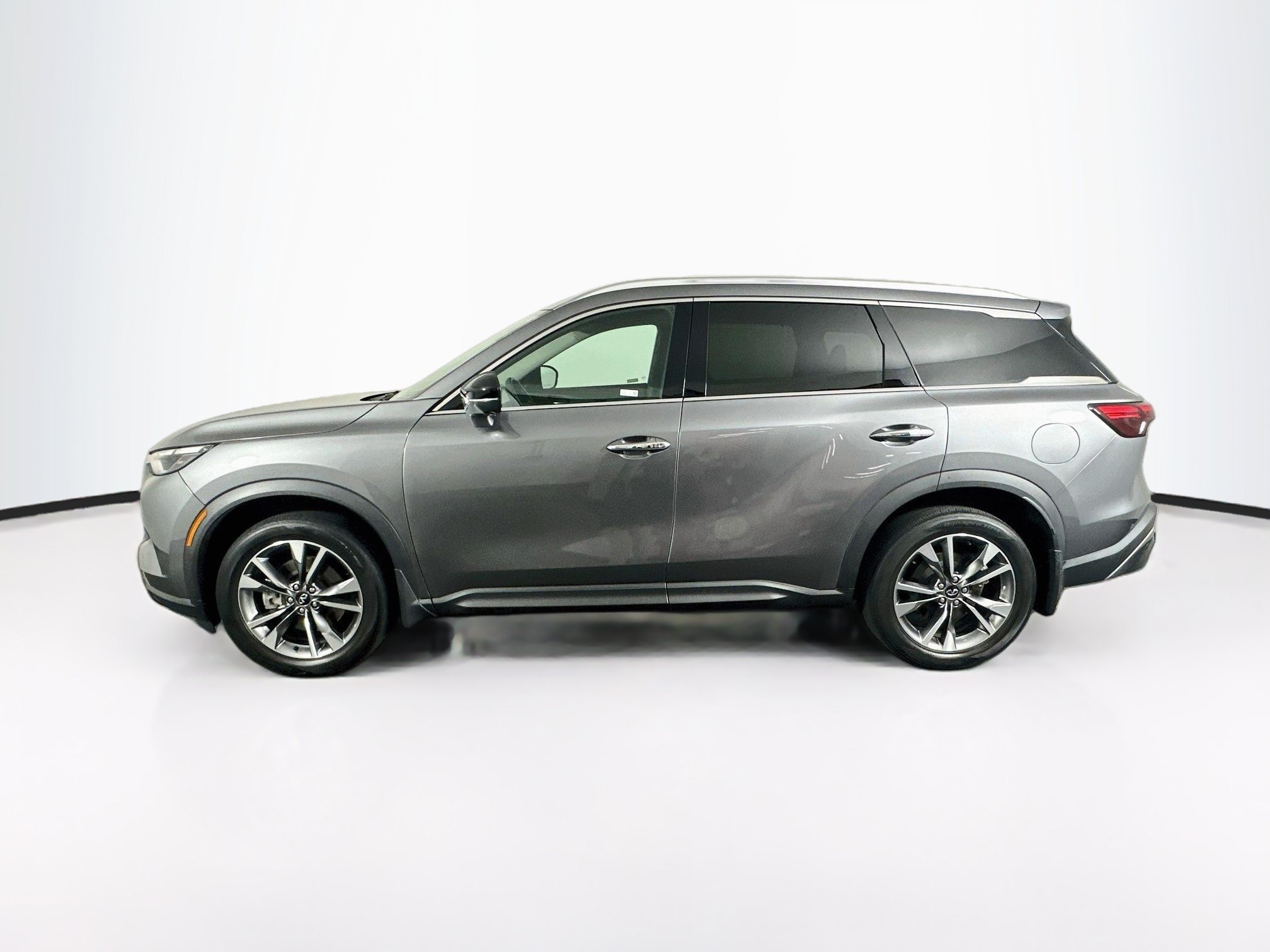 Used 2023 INFINITI QX60 Luxe w/ Cargo Package AWD/4WD image 4