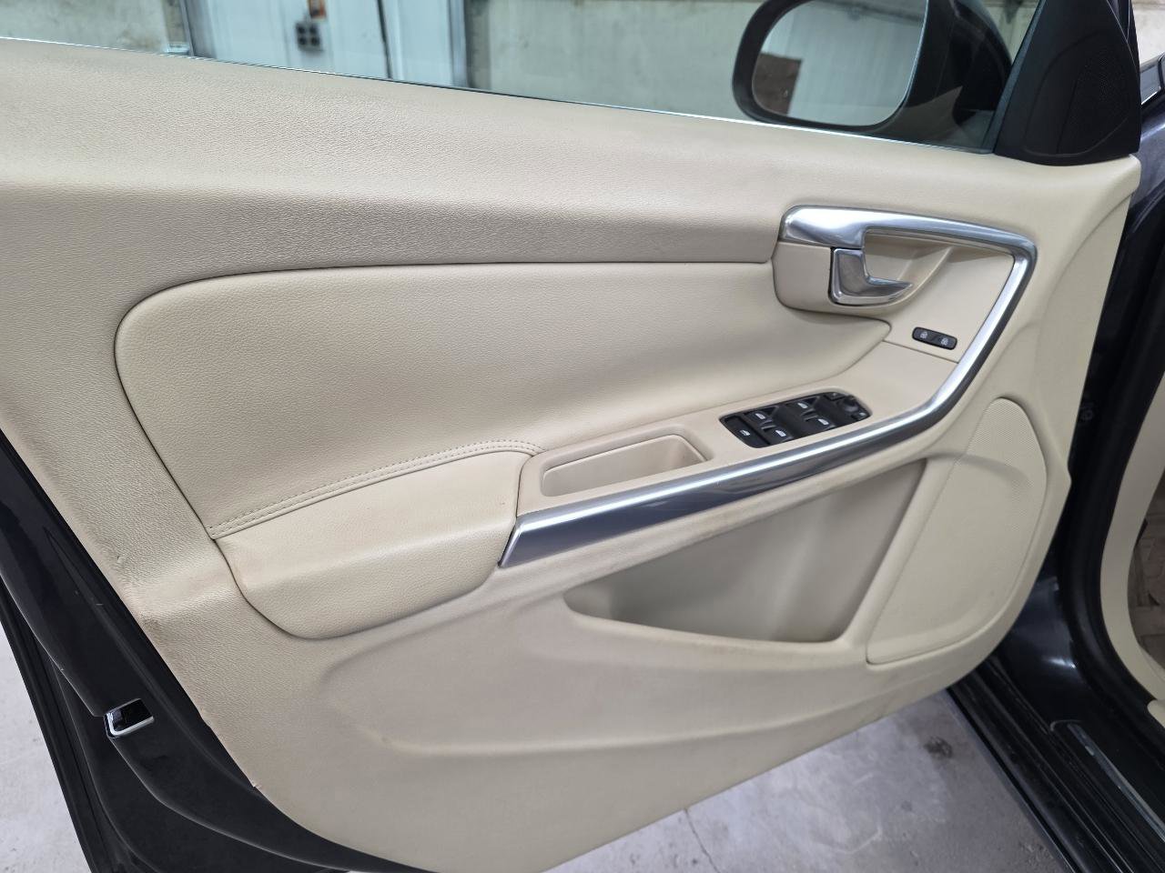 Used 2015 Volvo S60 T5 Premier image 27