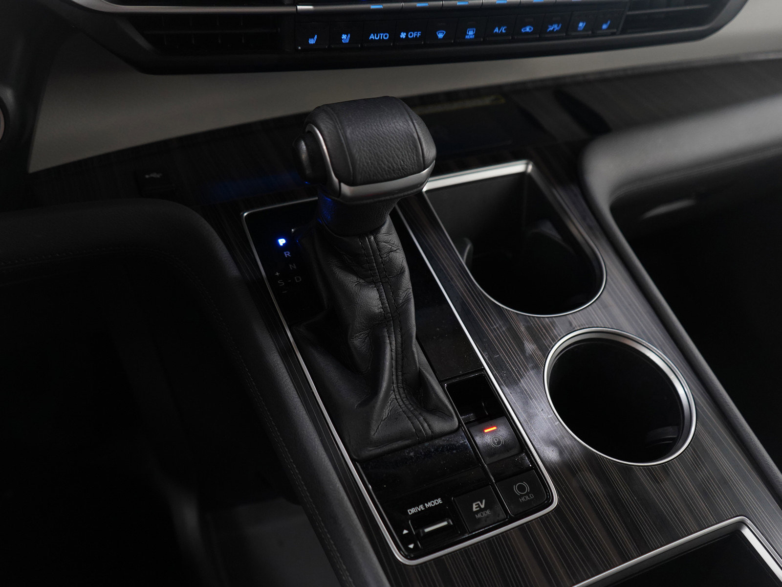 Used 2021 Toyota Sienna Limited image 27