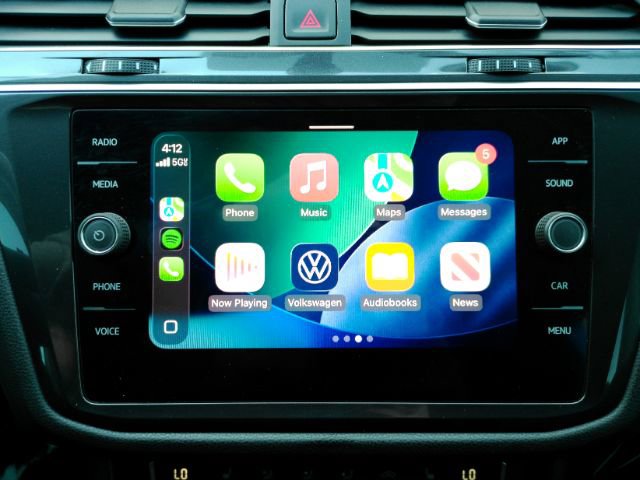 Used 2021 Volkswagen Tiguan SE FWD image 12