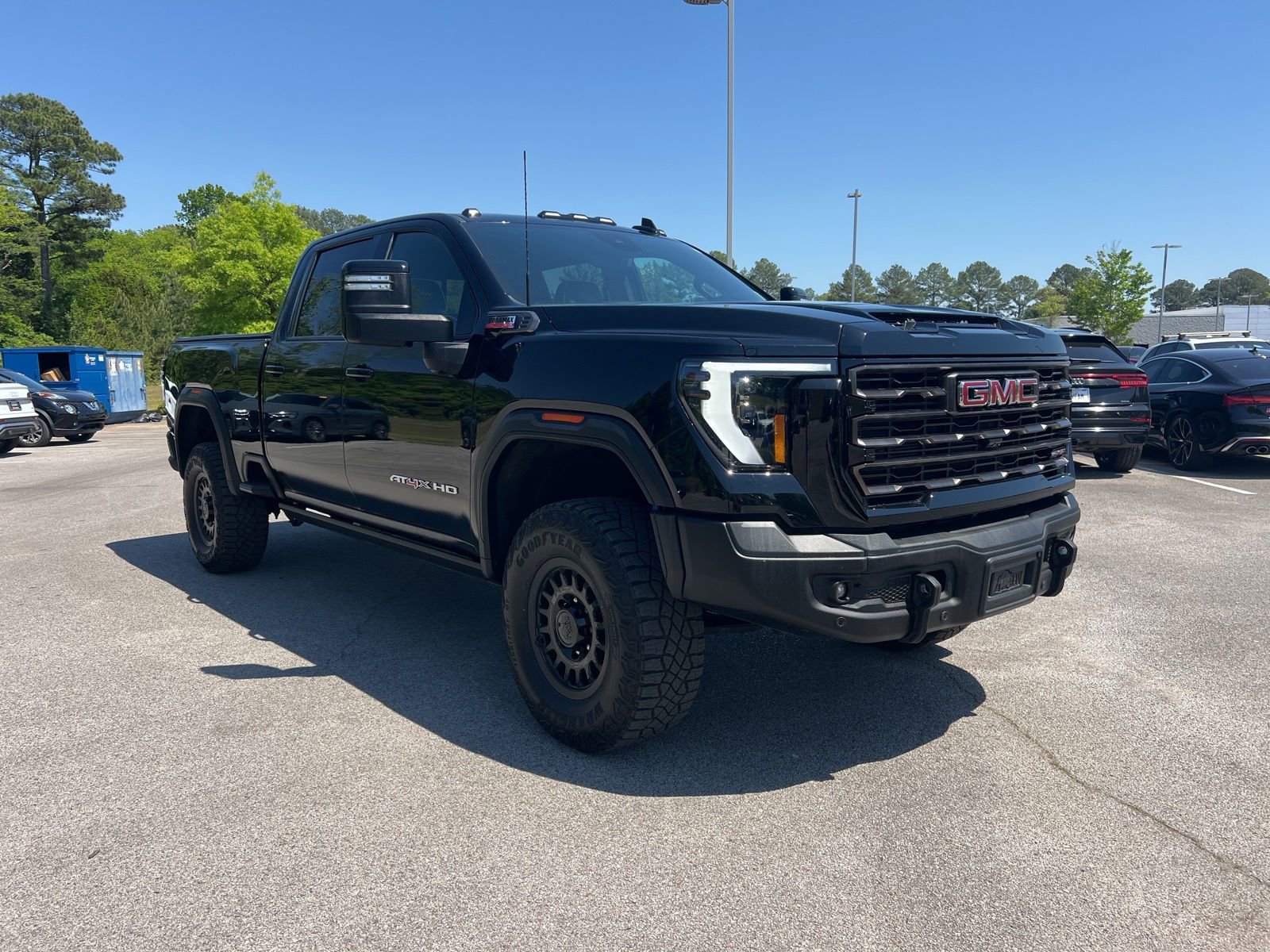 Used 2025 GMC Sierra 2500 AT4X w/ AT4X AEV Edition AWD/4WD image 3