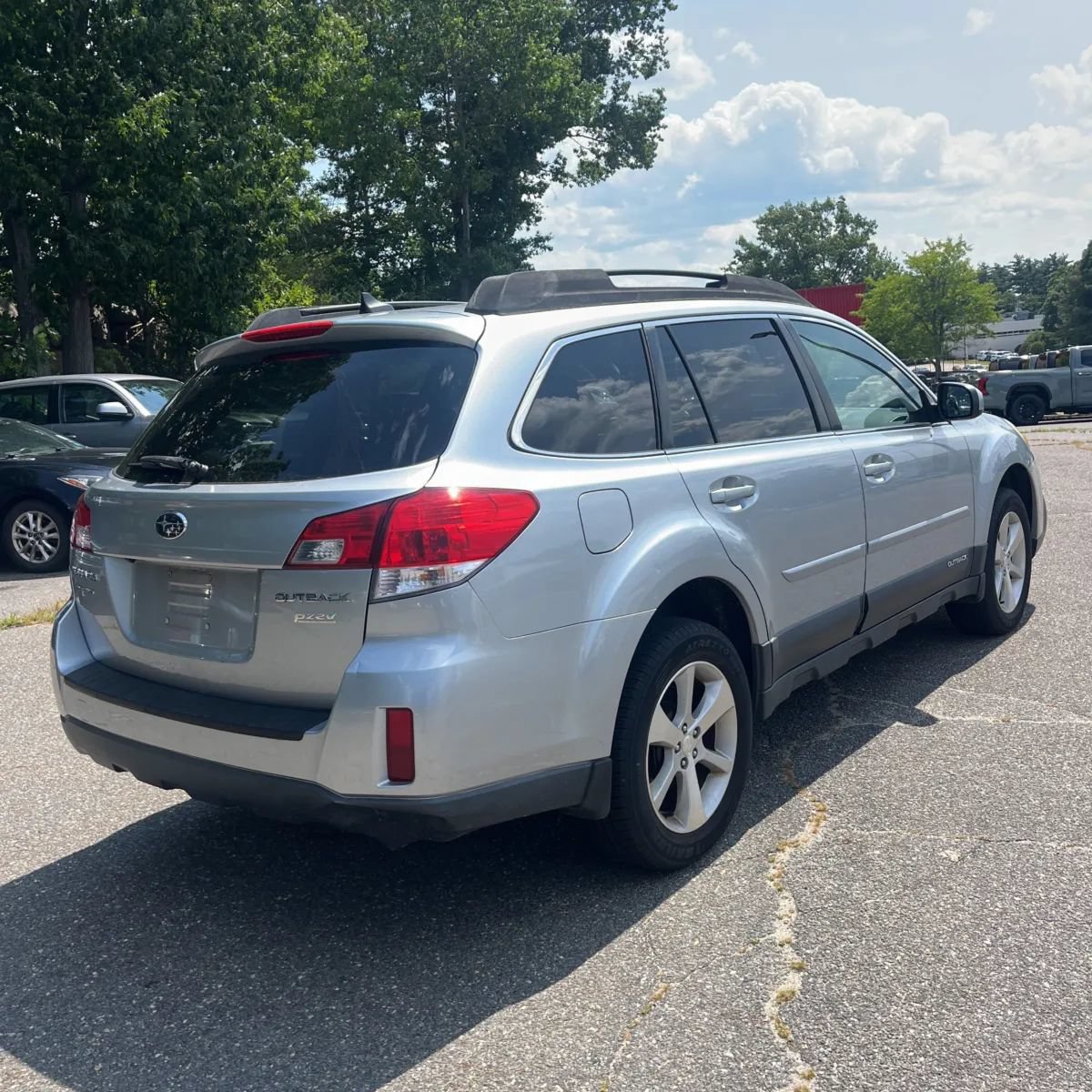 Used 2013 Subaru Outback 2.5i Limited w/ Moonroof Pkg AWD/4WD image 8