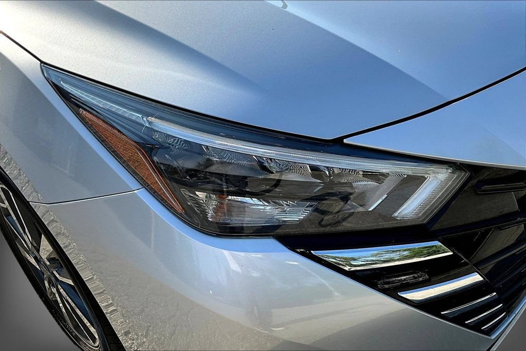 Used 2025 Nissan Versa SV FWD image 30
