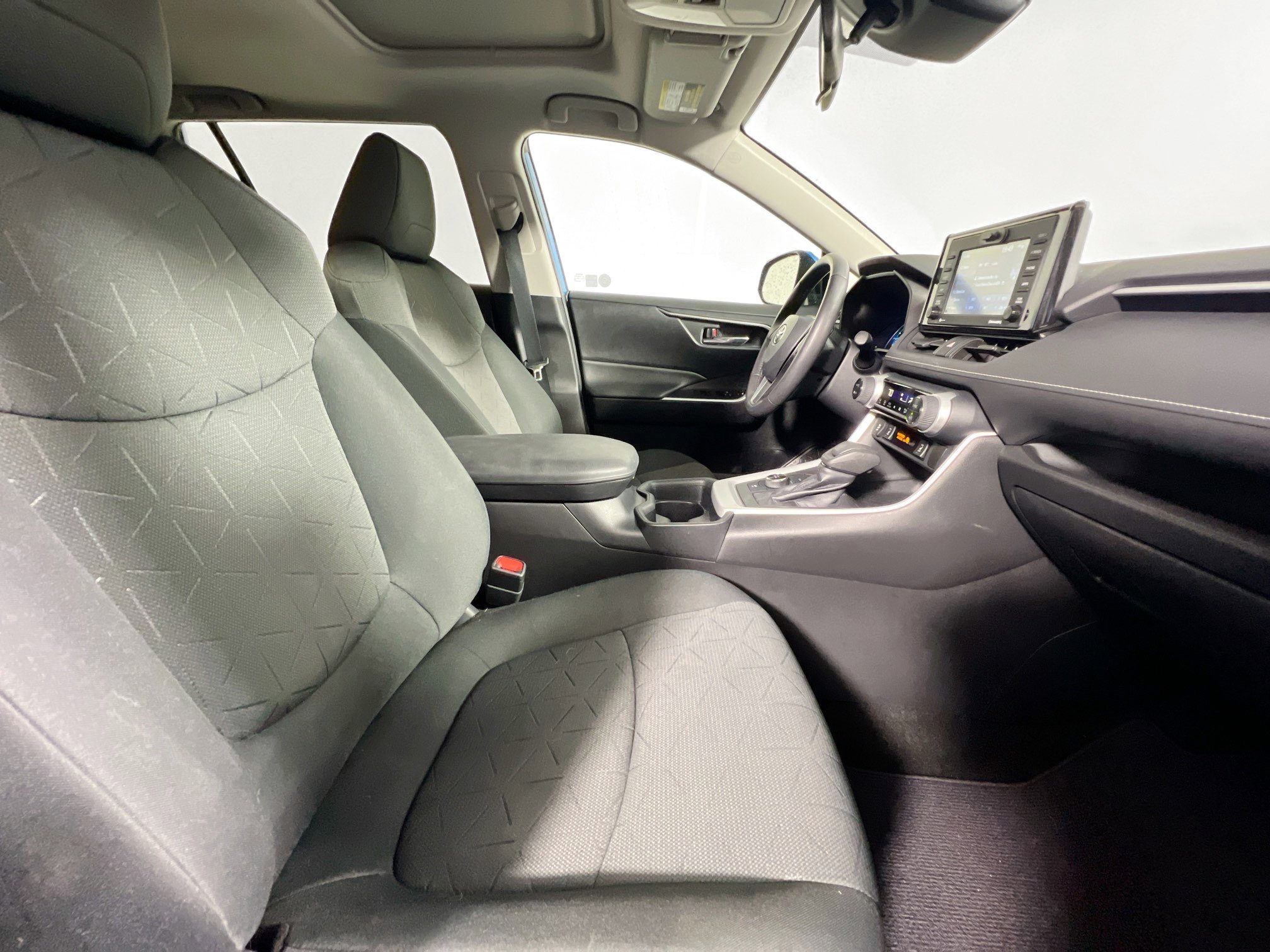 Used 2020 Toyota RAV4 XLE w/ Convenience Package AWD/4WD image 31