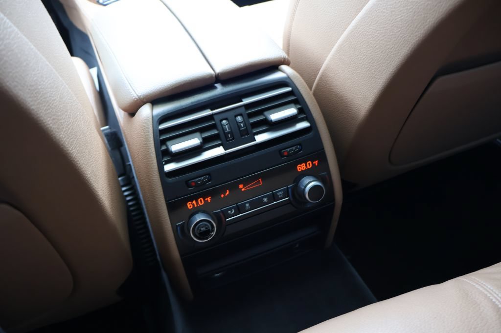 Used 2015 BMW 740i RWD image 21