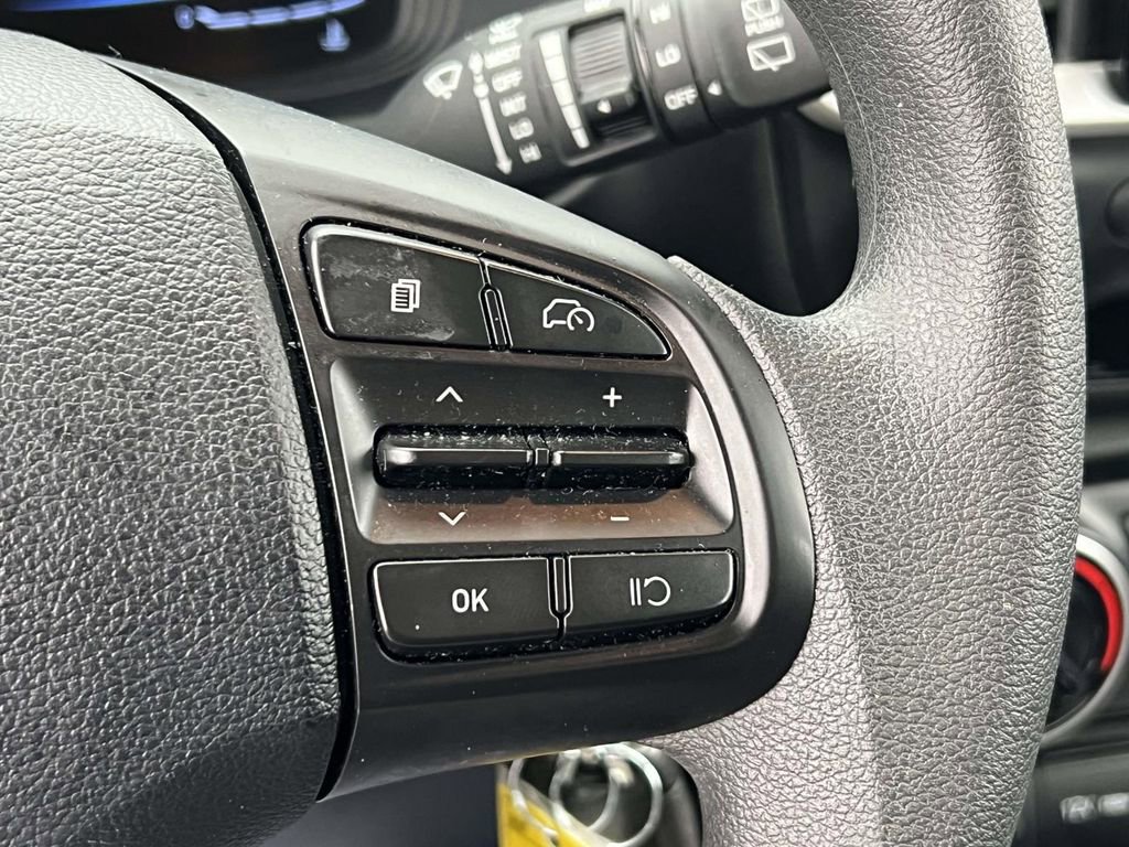 Certified 2023 Hyundai Venue SE FWD image 21