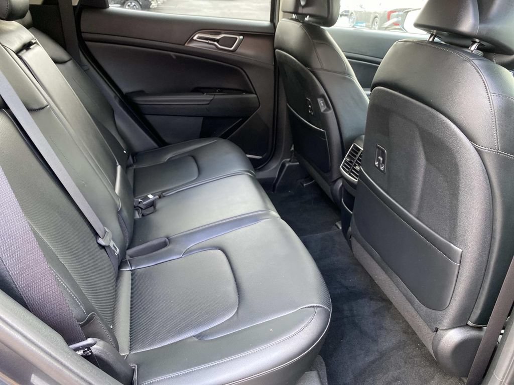 Used 2024 Kia Sportage EX AWD/4WD image 25