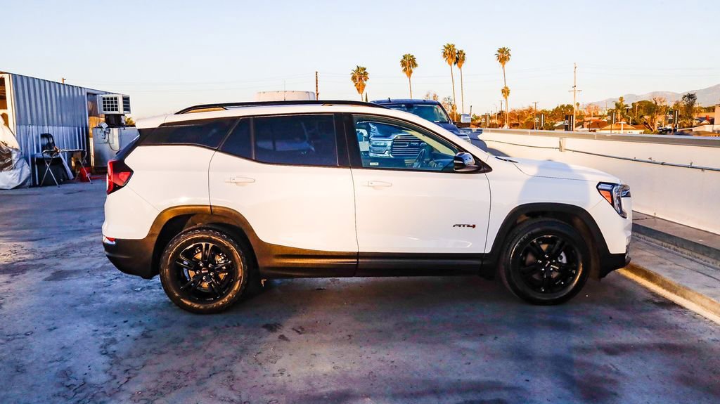 Used 2023 GMC Terrain AT4 image 13