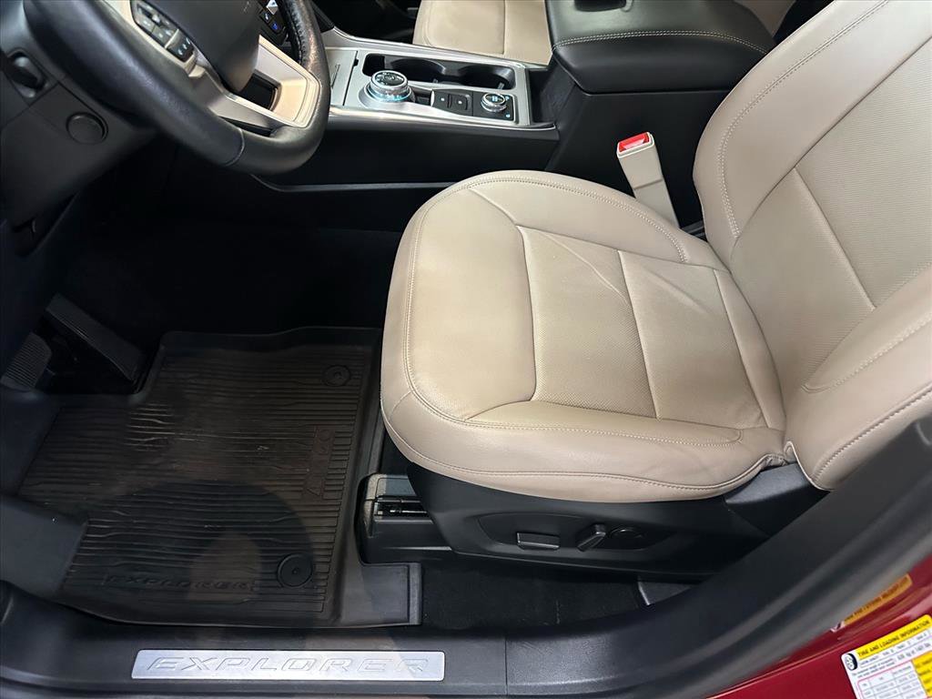 Certified 2022 Ford Explorer Limited w/ Equipment Group 301A image 19