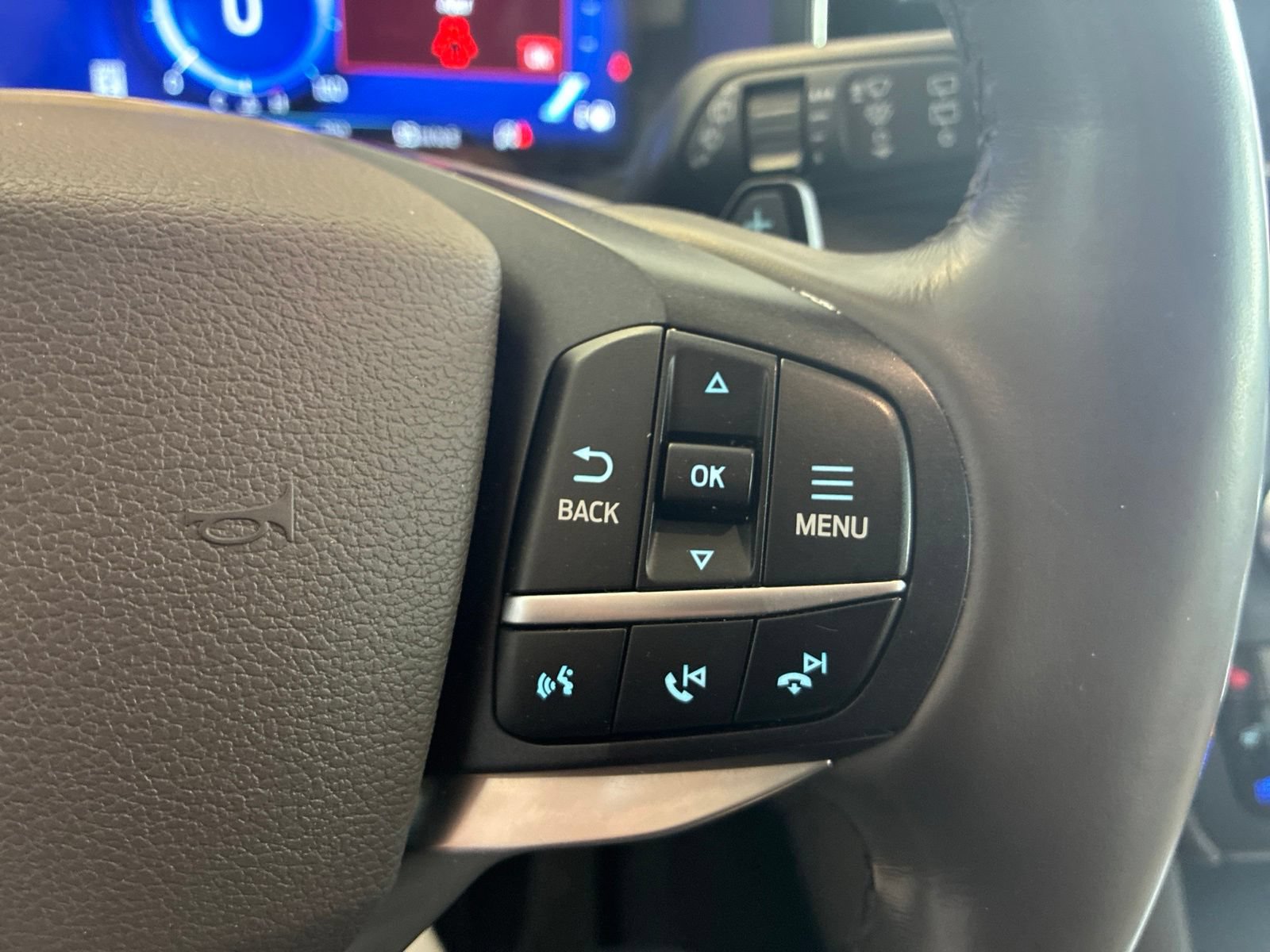 Used 2020 Ford Explorer Platinum w/ Premium Technology Package AWD/4WD image 20