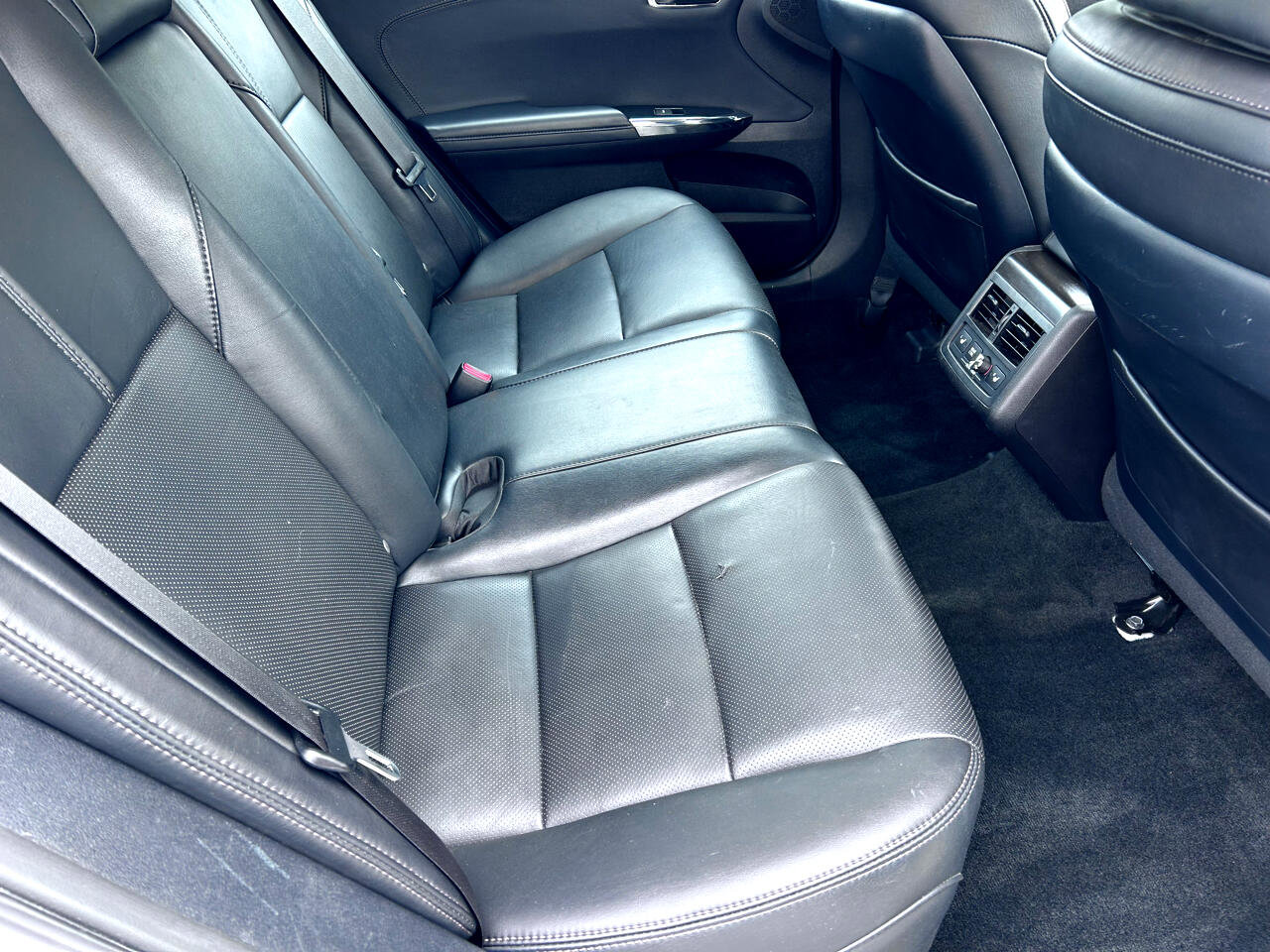 Used 2018 Toyota Avalon Limited image 13