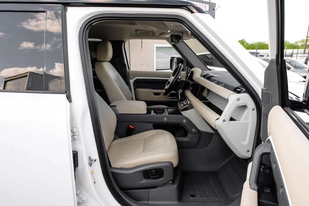 Used 2020 Land Rover Defender 110 SE AWD/4WD image 40