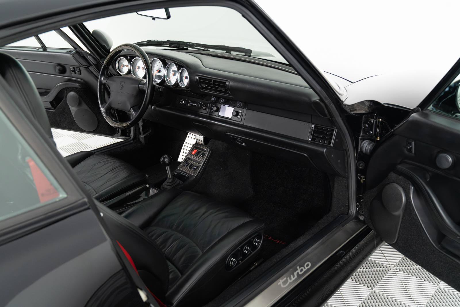 Used 1996 Porsche 911 Turbo RWD image 9