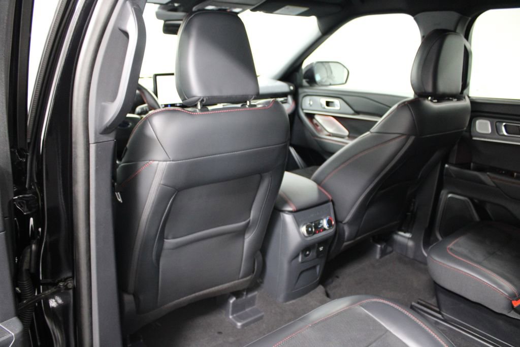 Used 2025 Ford Explorer ST image 28