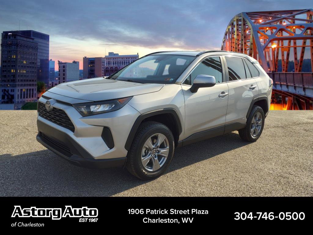 Used 2022 Toyota RAV4 LE image 7
