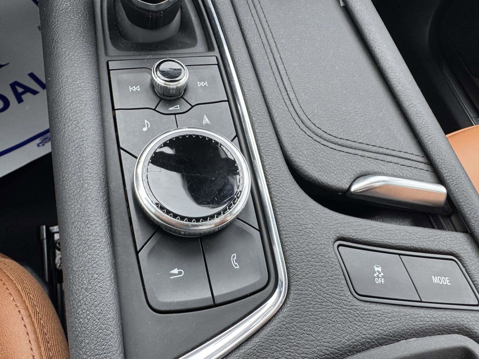 Certified 2022 Cadillac XT5 Premium Luxury w/ LPO, Floor Liner Package image 15