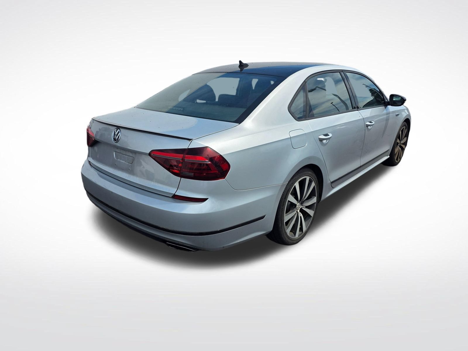 Used 2018 Volkswagen Passat 3.6 FWD image 5