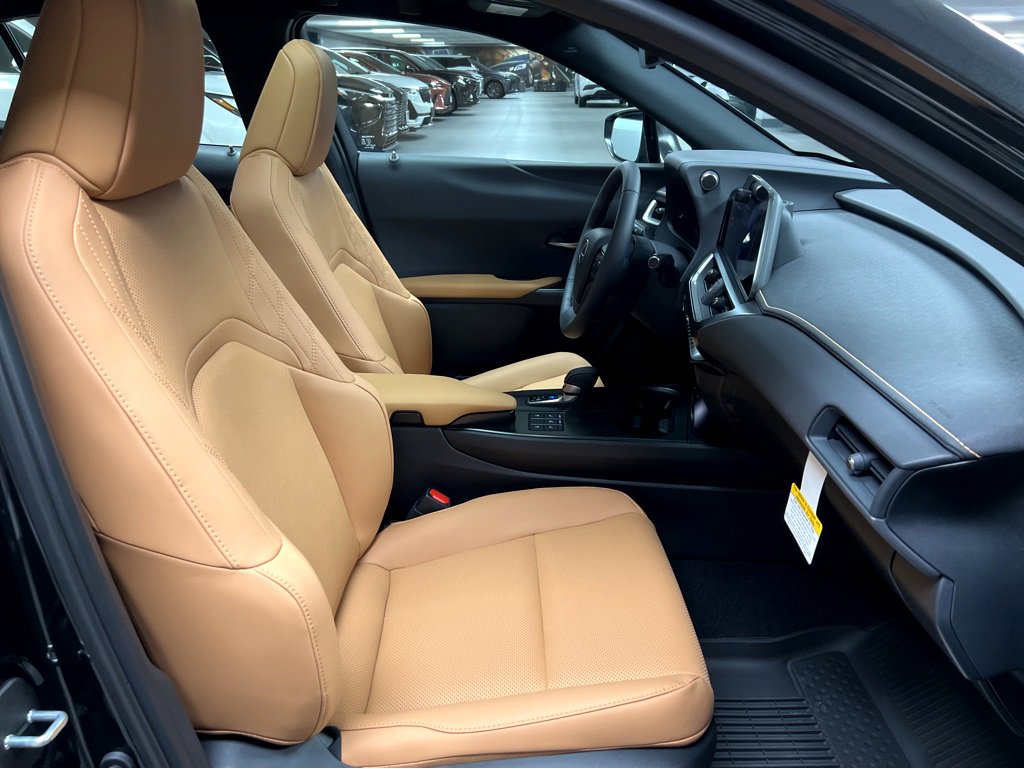 New 2025 Lexus UX 300h AWD image 25