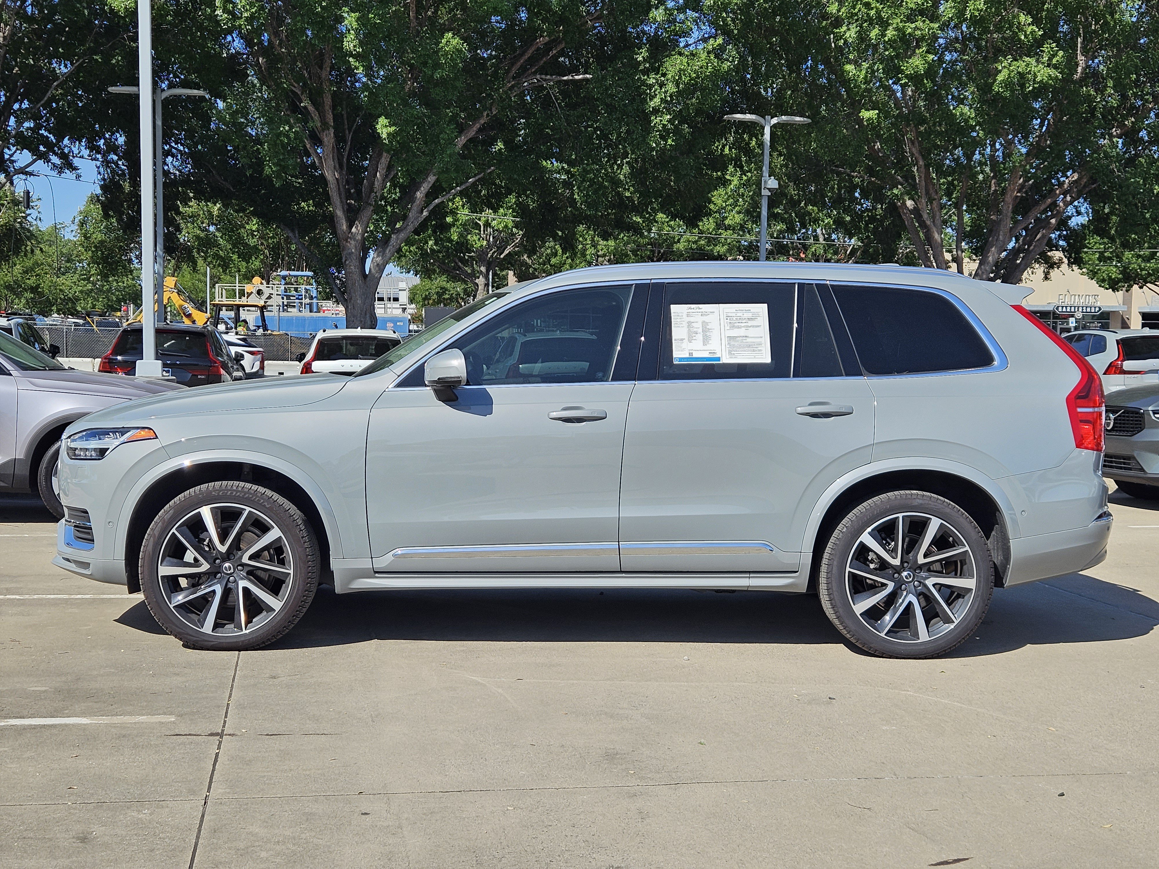 New 2025 Volvo XC90 B6 Plus w/ Protection Package Premier AWD/4WD image 4