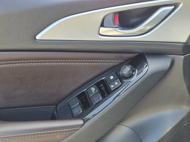 Used 2017 MAZDA MAZDA3 Touring image 17