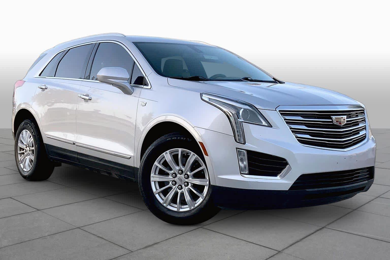 Used 2017 Cadillac XT5 FWD image 3