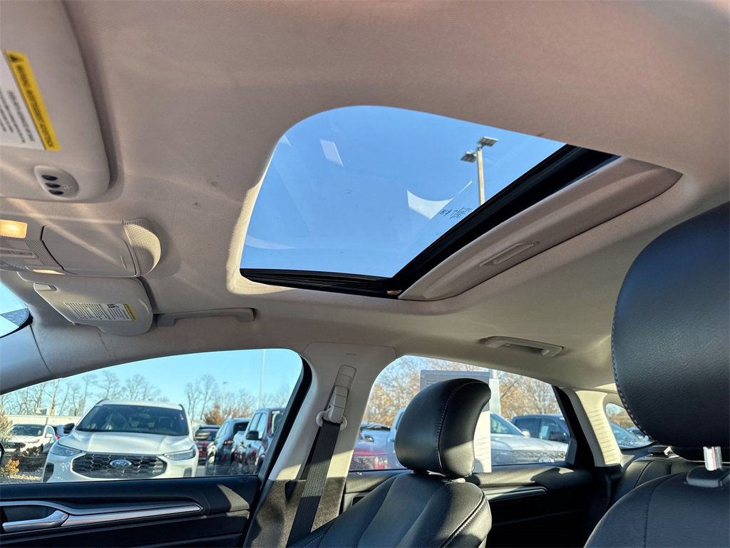 Used 2015 Ford Fusion Titanium image 19