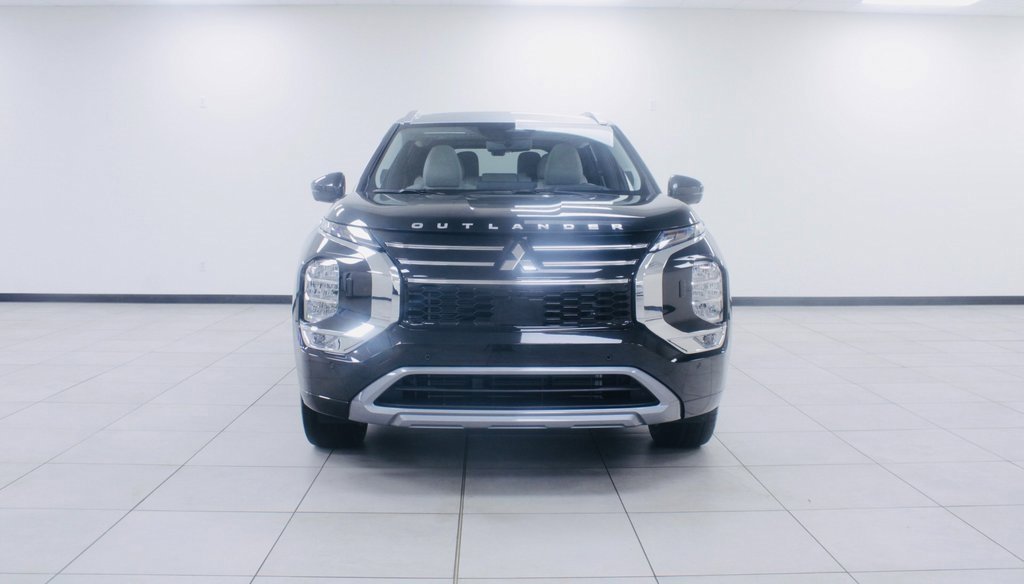 New 2025 Mitsubishi Outlander AWD image 32