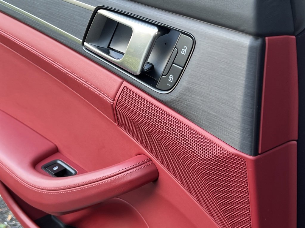 Used 2023 Porsche Panamera 4 Platinum Edition image 35