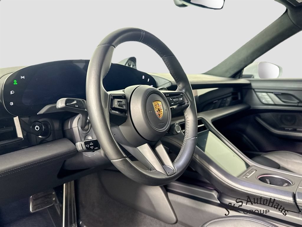 Used 2022 Porsche Taycan GTS AWD/4WD image 9