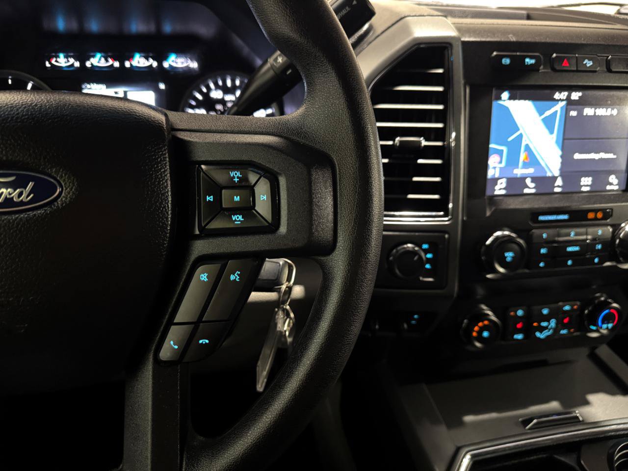 Used 2019 Ford F350 XLT w/ XLT Premium Package AWD/4WD image 22