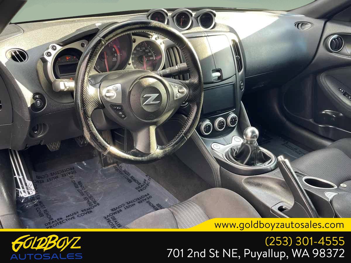 Used 2017 Nissan 370Z Coupe RWD image 13