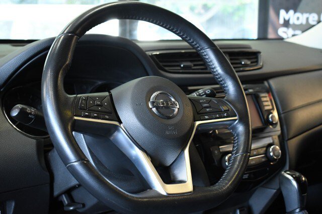 Used 2019 Nissan Rogue SV AWD/4WD image 26