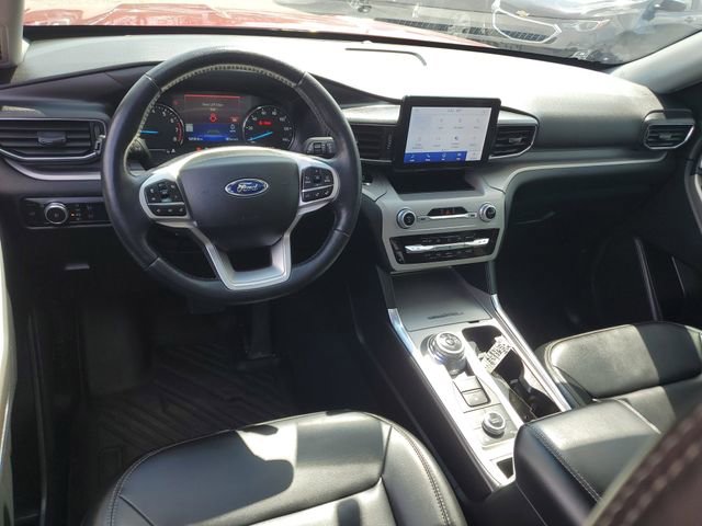 Used 2023 Ford Explorer XLT w/ Equipment Group 202A AWD/4WD image 10