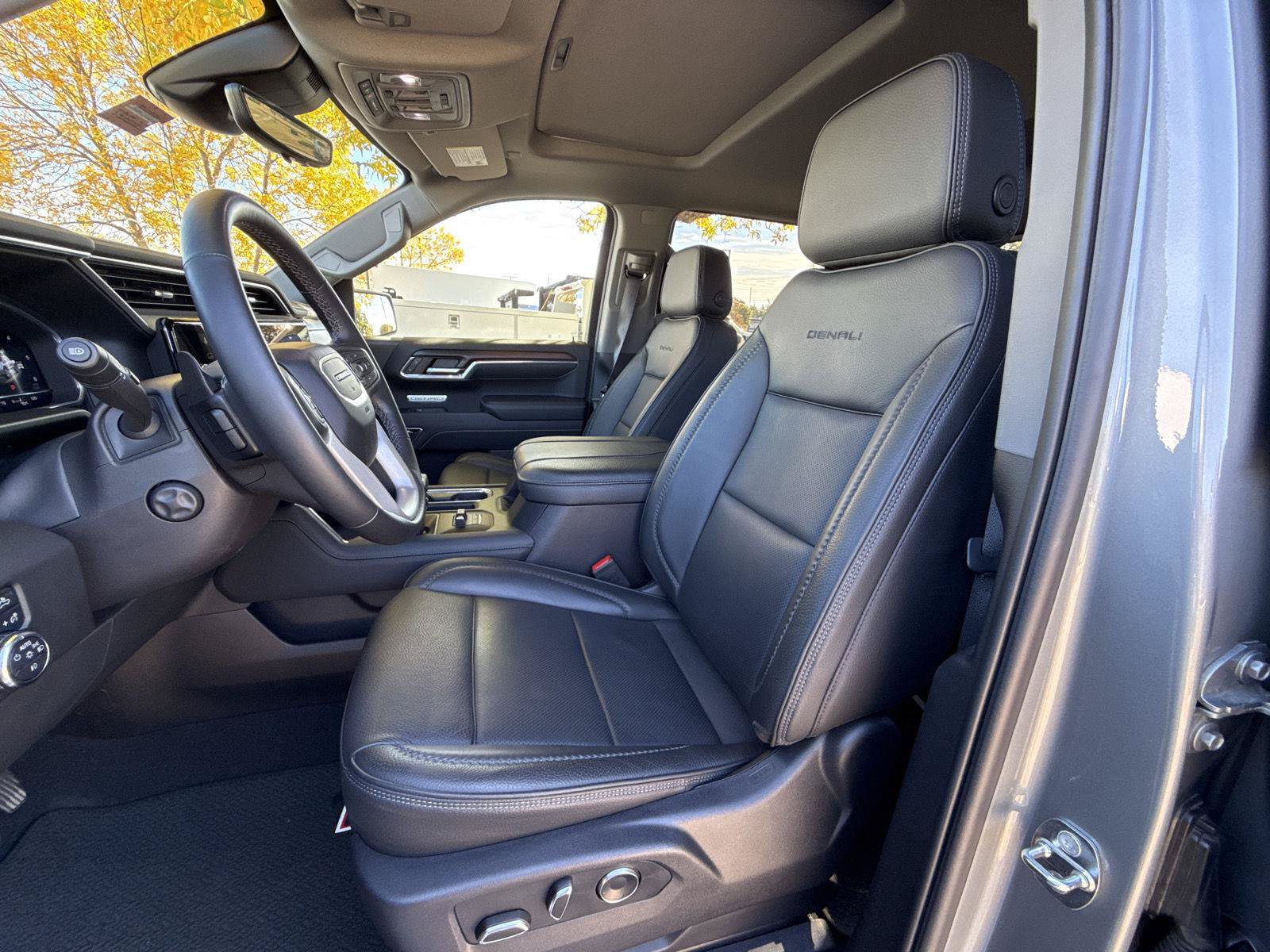 Used 2024 GMC Sierra 1500 Denali w/ Denali Reserve Package AWD/4WD image 17