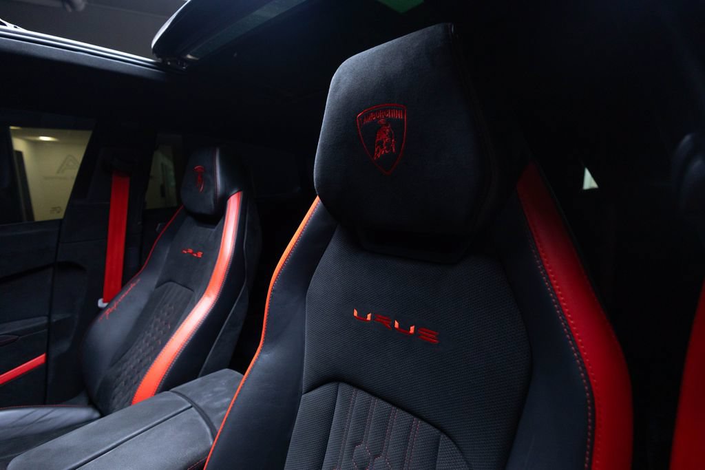 Used 2024 Lamborghini Urus Performante AWD/4WD image 61