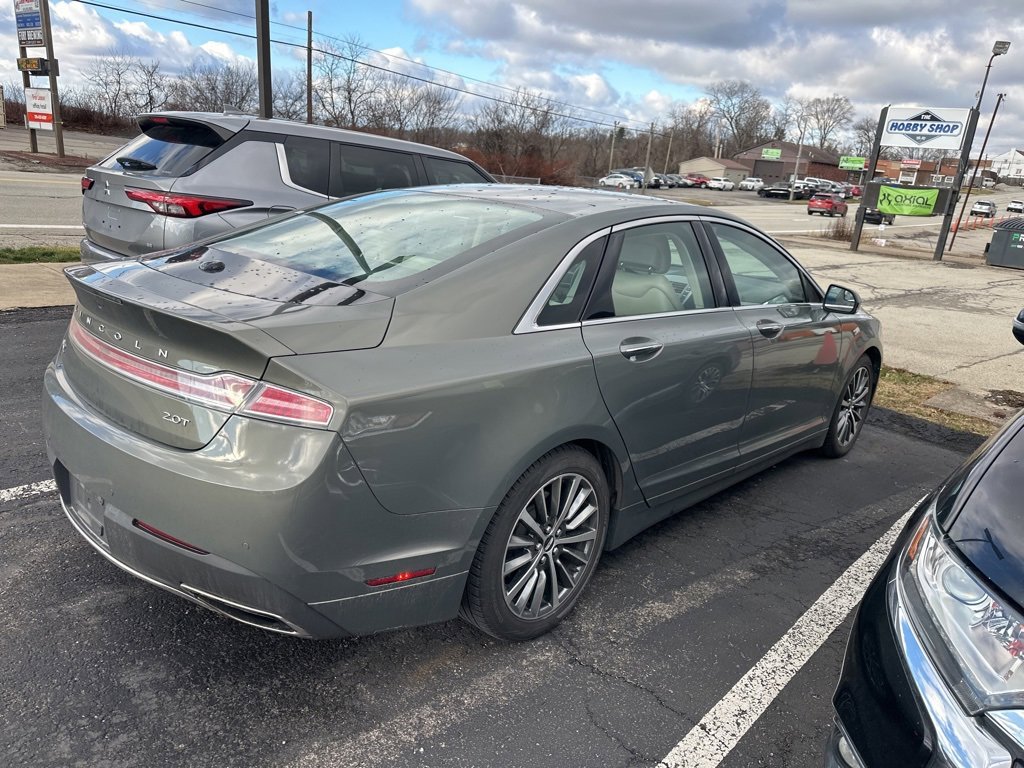 Used 2017 Lincoln MKZ Premiere image 3