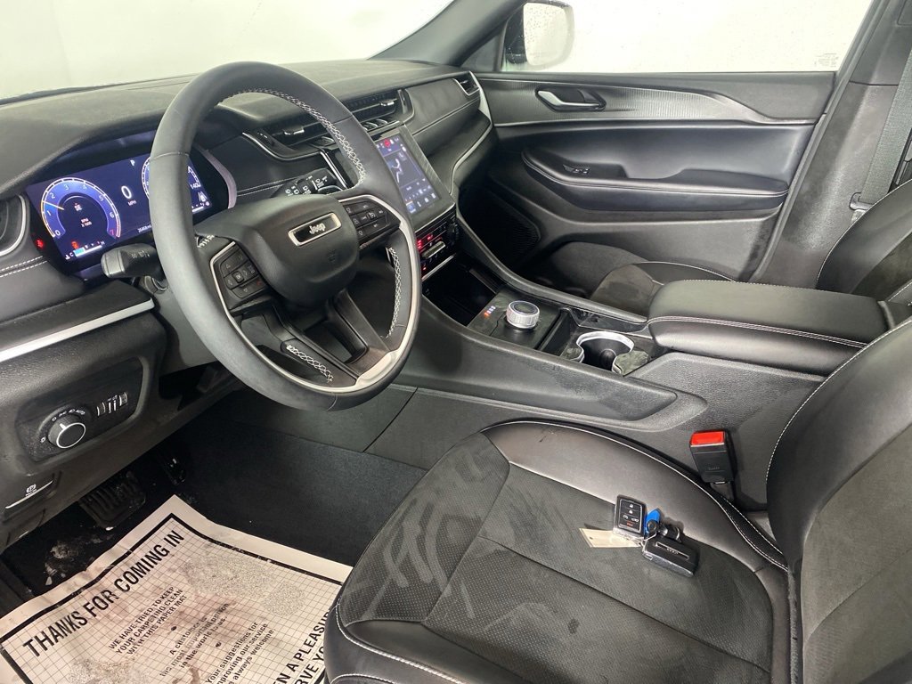 Used 2023 Jeep Grand Cherokee L Laredo image 17