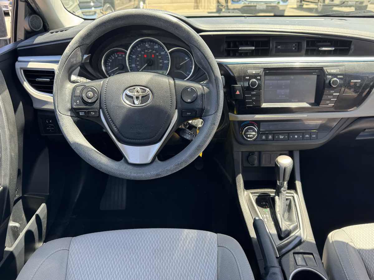 Used 2015 Toyota Corolla LE FWD image 21