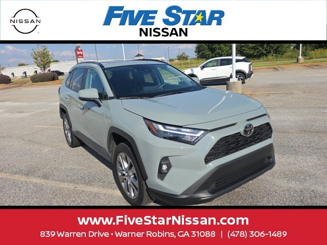 Used 2022 Toyota RAV4 XLE Premium FWD image 4