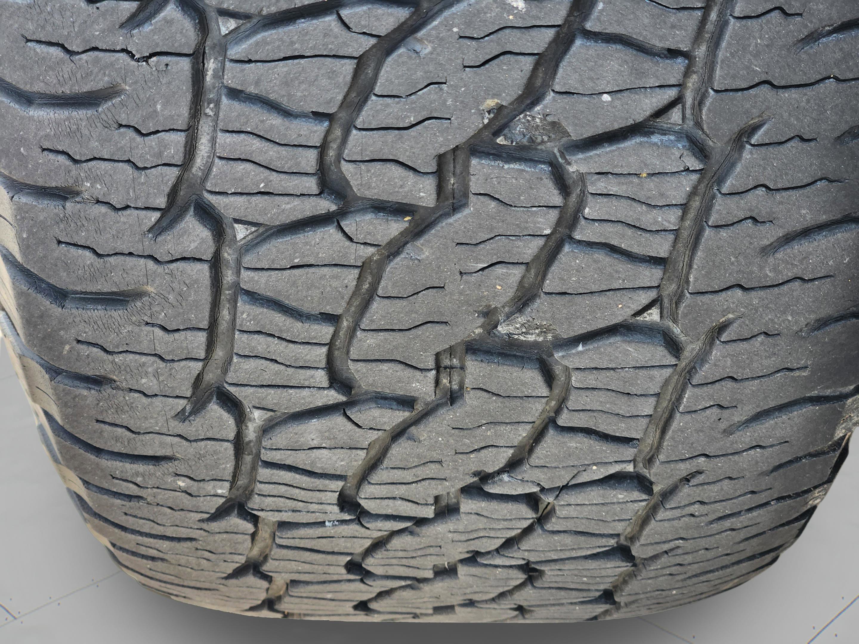 Used 2021 Chevrolet Suburban Z71 w/ Rear Media and Nav Package image 30